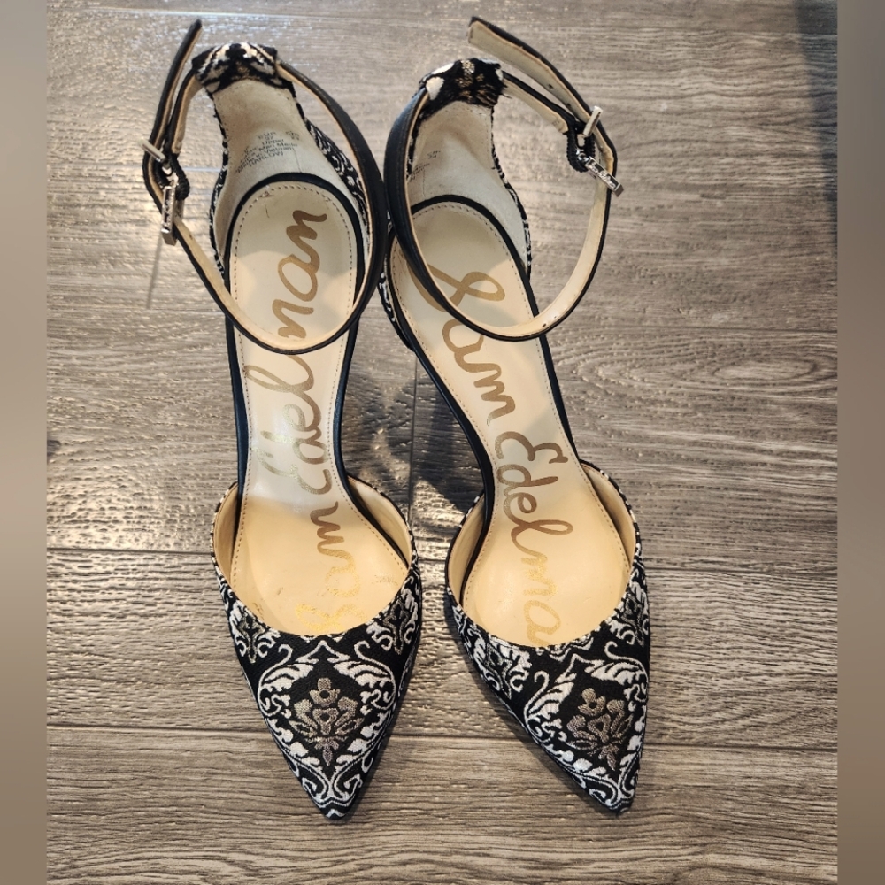 New In Box Sam Edelman Harlow Black and Gold  Heels Size 7